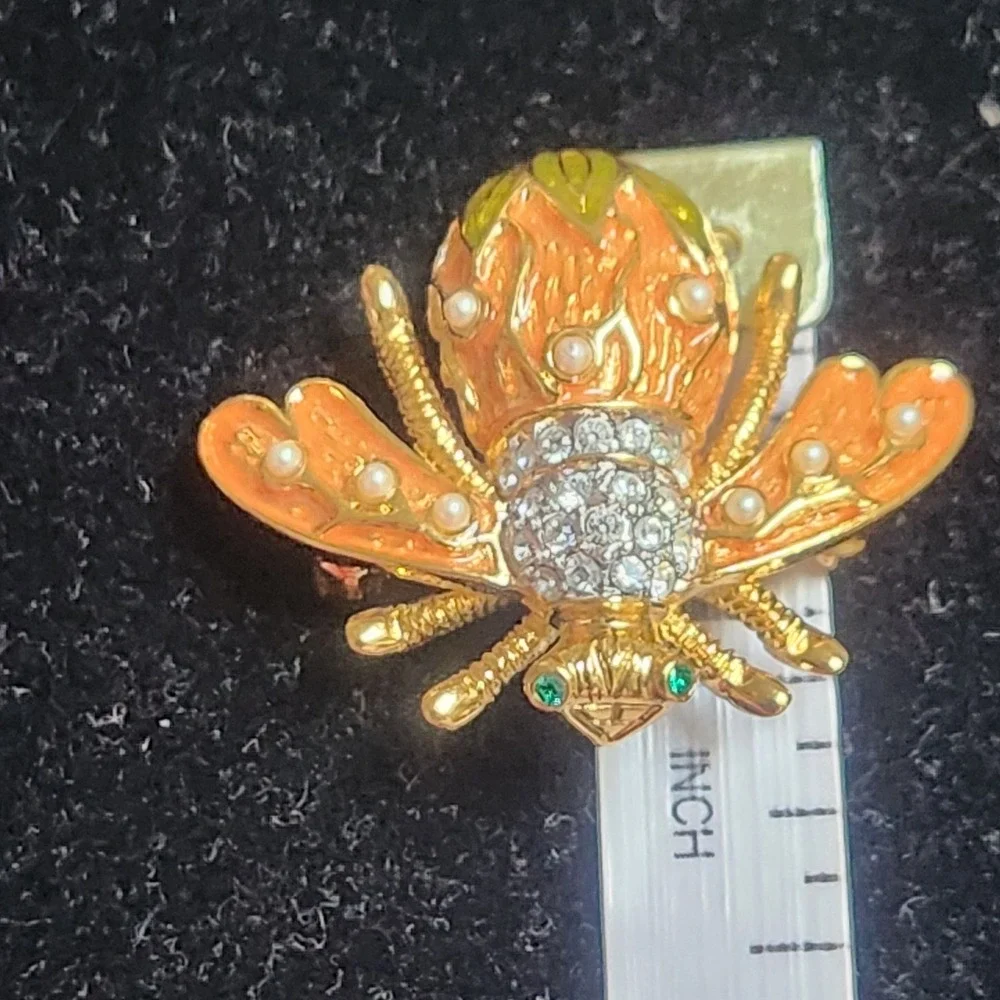 Joan Rivers   insect Bee Brooch Rhinestone Pearl Gold Tone Pin Orange‎ Enamel